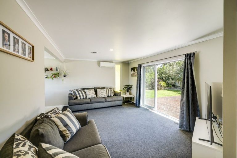 Photo of property in 35 Gilmour Place, Taradale, Napier, 4112