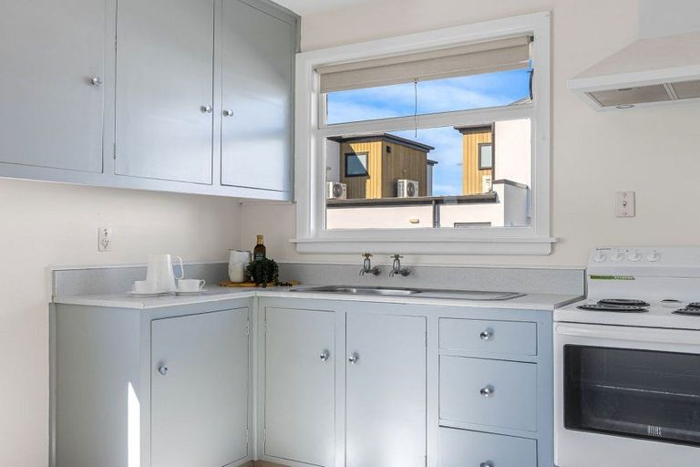 Photo of property in 2/180 Lyttelton Street, Spreydon, Christchurch, 8024