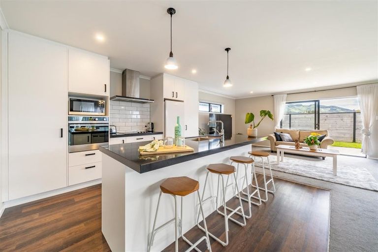 Photo of property in 36 Te Kaeaea Crescent, Wallaceville, Upper Hutt, 5018