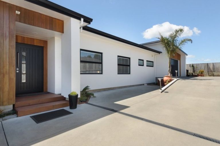 Photo of property in 33 Benmore Crescent, Pyes Pa, Tauranga, 3112