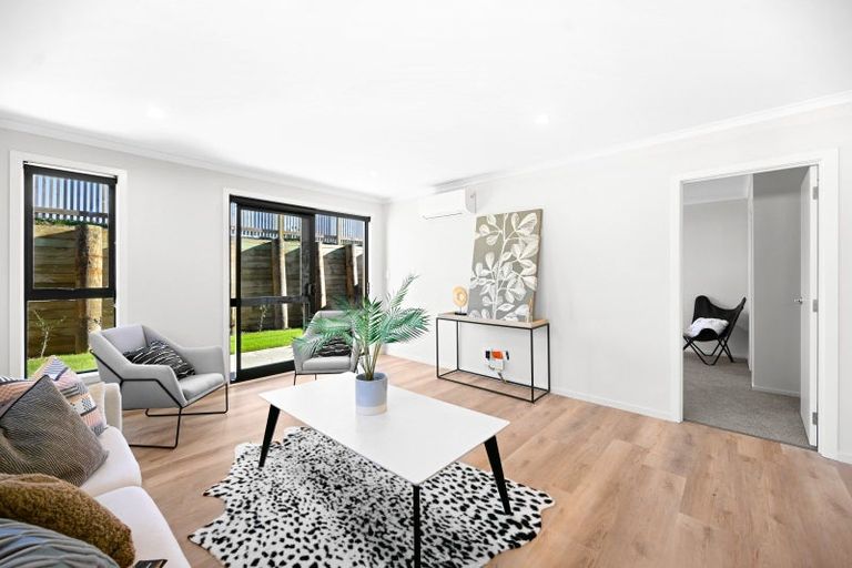 Photo of property in 15 Waruhia Crescent, Rototuna North, 3281