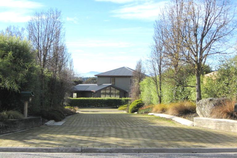 Photo of property in 5 Stonebridge Close, Wanaka, 9305