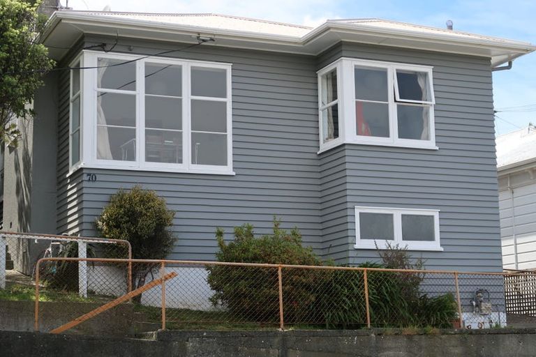 Photo of property in 70 Northland Road, Northland, Wellington, 6012