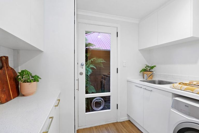 Photo of property in 221 Weston Road, St Albans, Christchurch, 8052