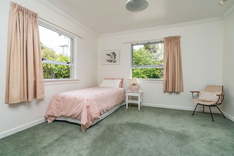 Photo of property in 17 Pyle Road West, One Tree Point, 0118