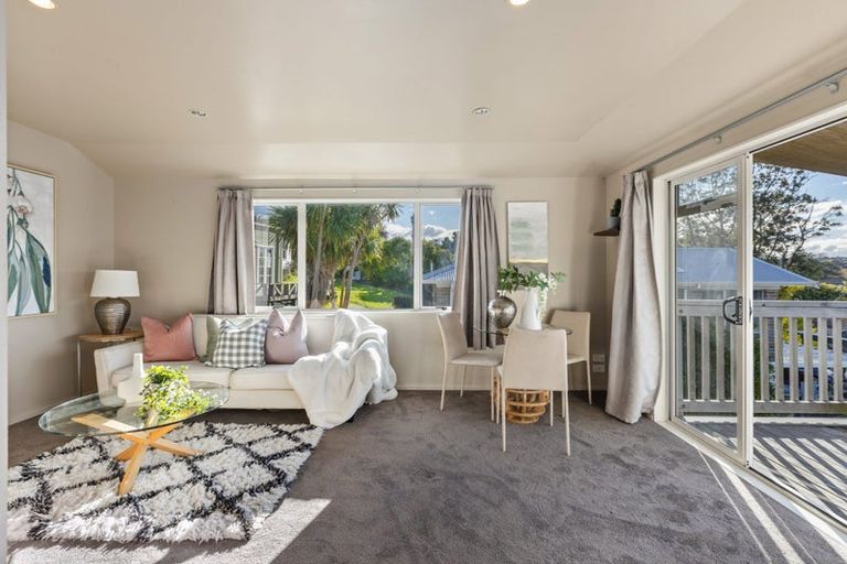 Photo of property in 49a Onewa Road, Northcote, Auckland, 0627