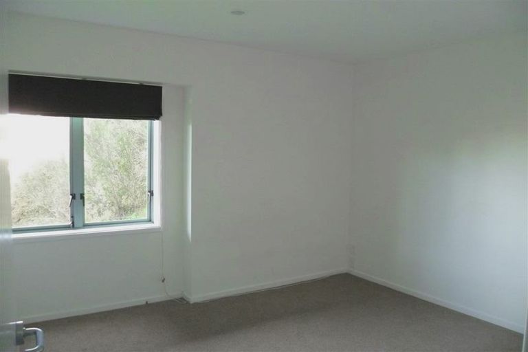 Photo of property in 1/93a Kelburn Parade, Kelburn, Wellington, 6012