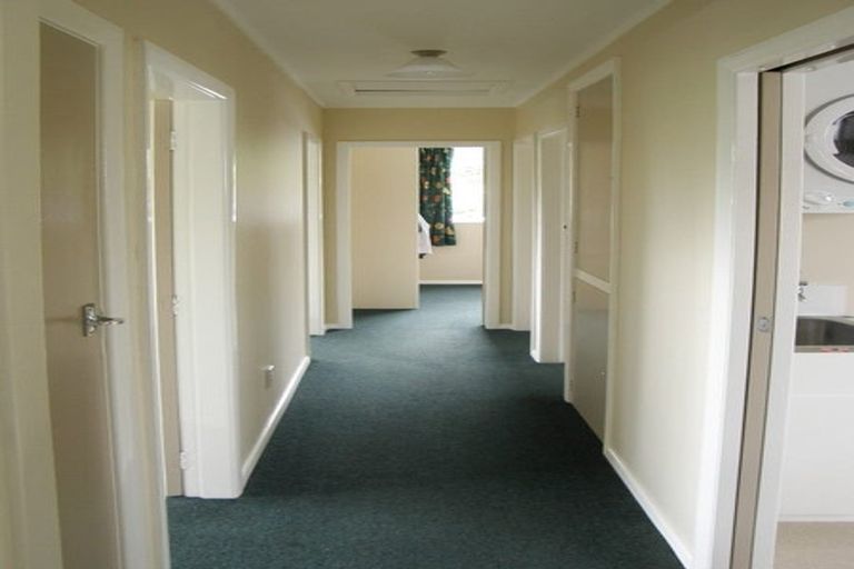 Photo of property in 37 Ranui Terrace, Tawa, Wellington, 5028