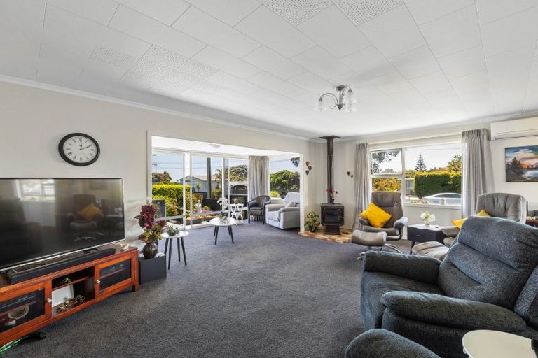 Photo of property in 38 Wairau Road, Oakura, 4314