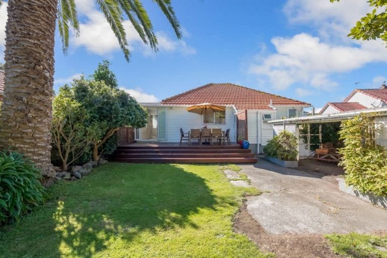 Photo of property in 26 Kapiti Crescent, Titahi Bay, Porirua, 5022