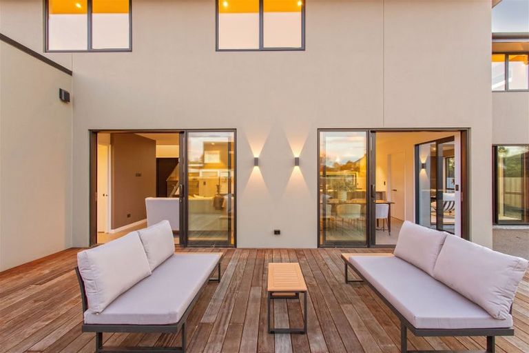 Photo of property in 12a Memorial Avenue, Ilam, Christchurch, 8053