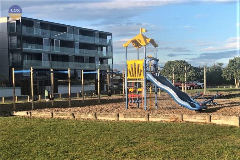 Photo of property in 212/7 Humber Street, Pandora, Napier, 4110