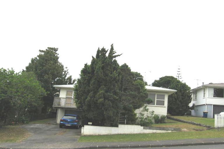 Photo of property in 16 Juniper Road, Sunnynook, Auckland, 0620