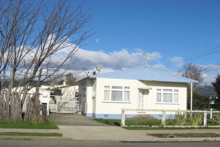 Photo of property in 106 Bartholomew Road, Levin, 5510