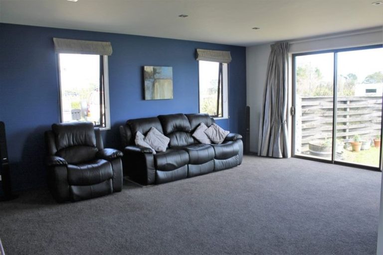 Photo of property in 22 Snodgrass Road, Westport, 7892