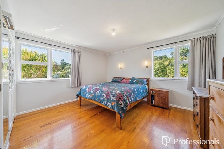 Photo of property in 13 Stratton Street, Normandale, Lower Hutt, 5010