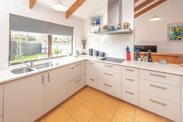 Photo of property in 3 Collier Place, Saint Johns Hill, Whanganui, 4501