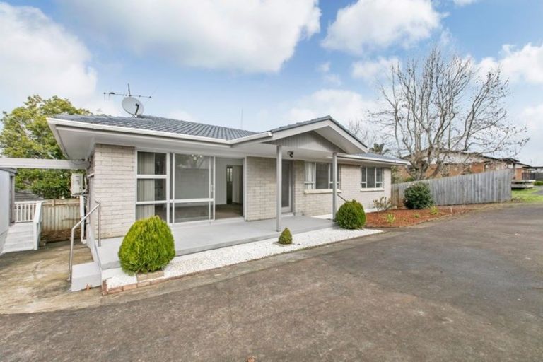 Photo of property in 2/12 Park Estate Road, Rosehill, Papakura, 2113
