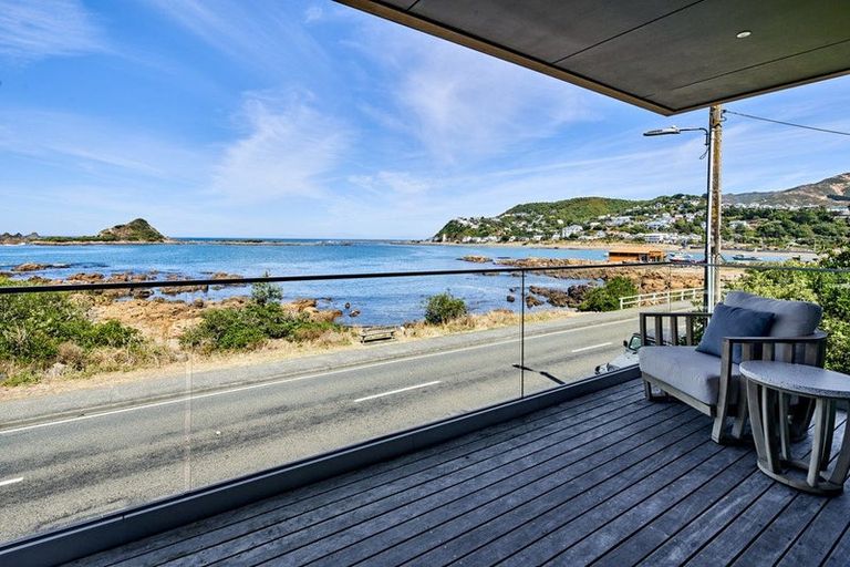 Photo of property in 196 The Esplanade, Island Bay, Wellington, 6023