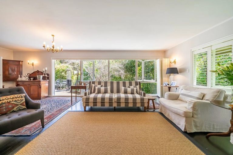 Photo of property in 9 Chatsworth Road, Silverstream, Upper Hutt, 5019