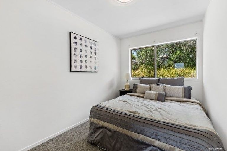 Photo of property in 2/12 Hollyhock Place, Browns Bay, Auckland, 0630