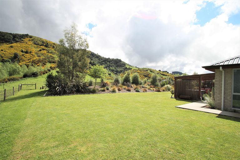 Photo of property in 43 Tara Hills Drive, North Taieri, Mosgiel, 9092