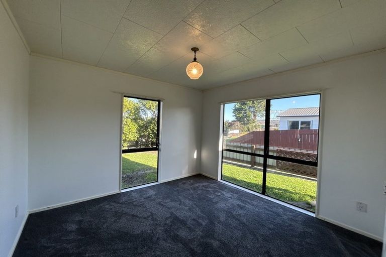 Photo of property in 12 Cargill Grove, Kelvin Grove, Palmerston North, 4414