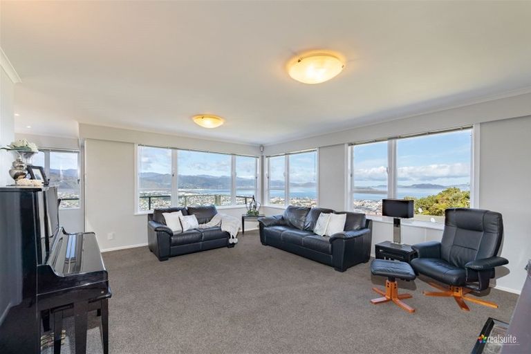 Photo of property in 96 Dowse Drive, Maungaraki, Lower Hutt, 5010