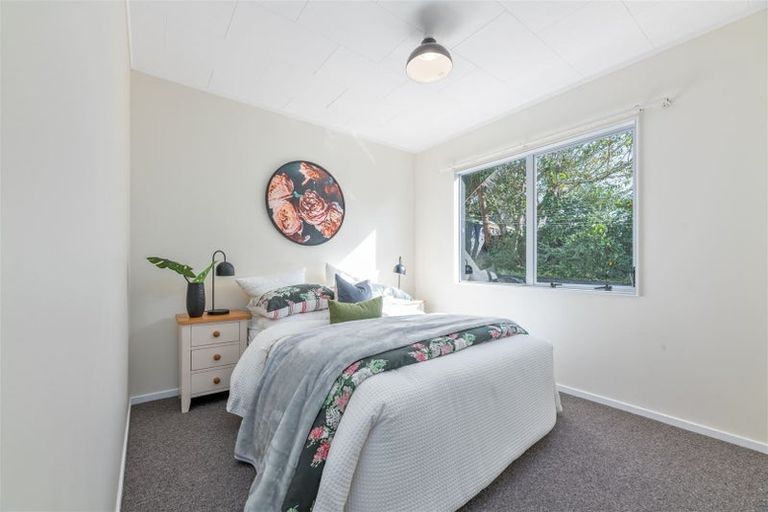 Photo of property in 43 Aldern Road, Massey, Auckland, 0614