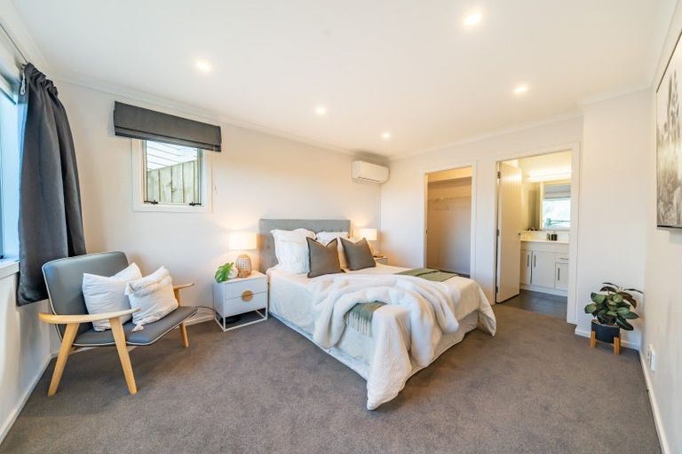 Photo of property in 42a Landsdowne Terrace, Karori, Wellington, 6012