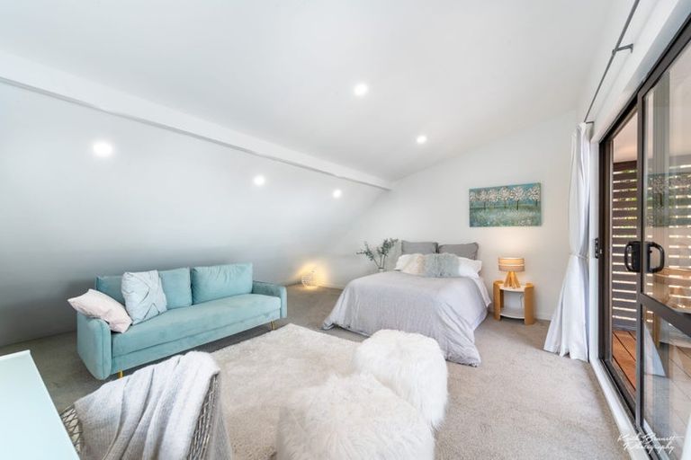 Photo of property in 50 Viewmont Drive, Harbour View, Lower Hutt, 5010