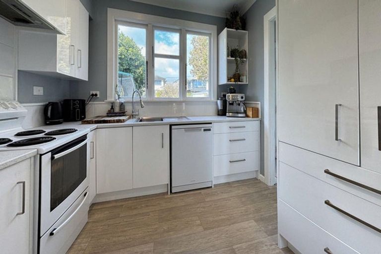 Photo of property in 67 Marine Parade, Paraparaumu Beach, Paraparaumu, 5032