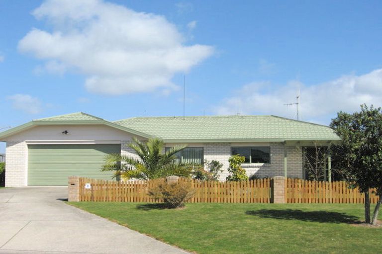 Photo of property in 14 Romana Crescent, Papamoa Beach, Papamoa, 3118