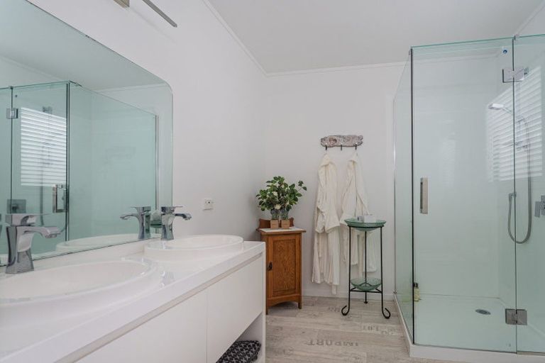 Photo of property in 32 Julian Road, Onemana, Whangamata, 3691