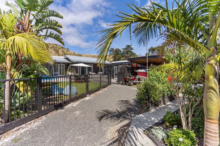 Photo of property in 1437 Clevedon Kawakawa Road, Kawakawa Bay, Papakura, 2585