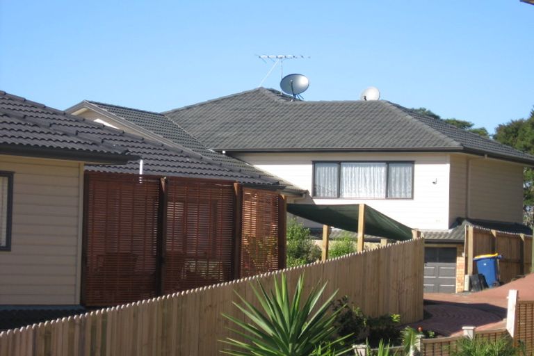 Photo of property in 80 San Valentino Drive, Henderson, Auckland, 0612