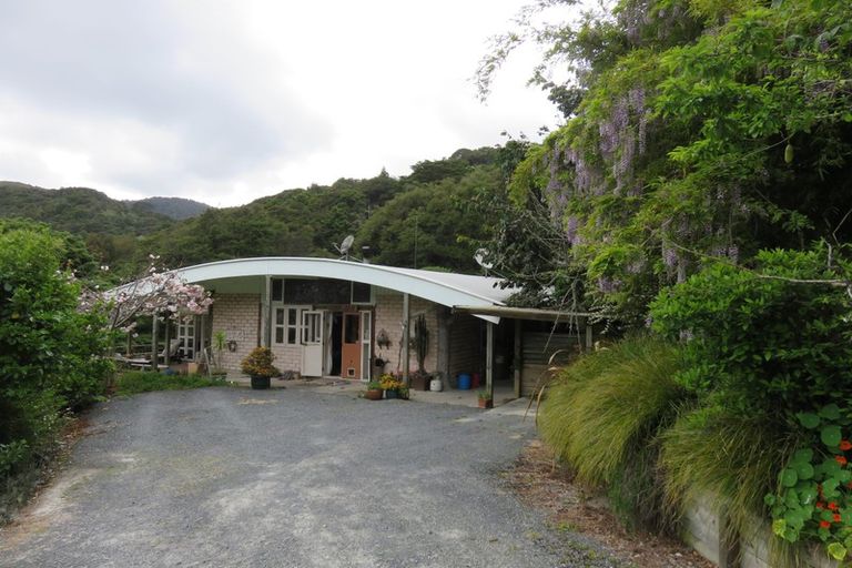 Photo of property in 950 Matakana Valley Road, Whangaripo, Wellsford, 0972