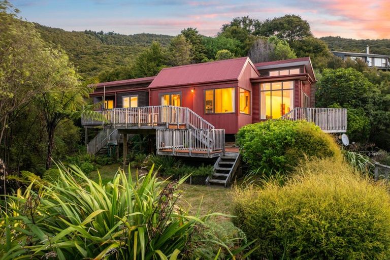 Photo of property in 542 Moetapu Bay Road, Moetapu Bay, Picton, 7282
