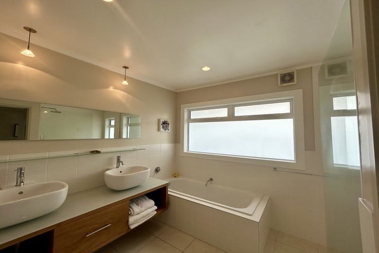 Photo of property in 10 Asbury Crescent, Campbells Bay, Auckland, 0630