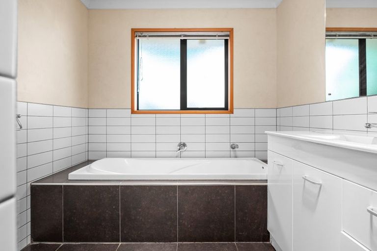 Photo of property in 24 Nielsen Gardens, Rototuna, Hamilton, 3210