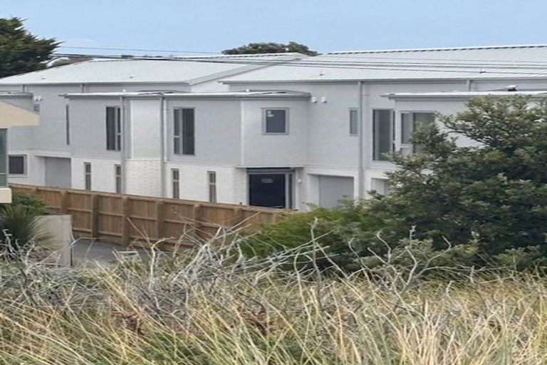 Photo of property in 3/50 Marine Parade, Mount Maunganui, 3116