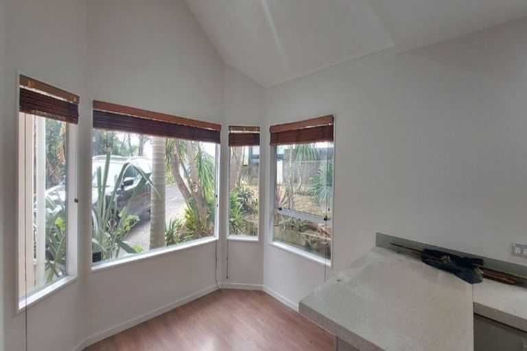 Photo of property in 825 Chapel Road, Shamrock Park, Auckland, 2016