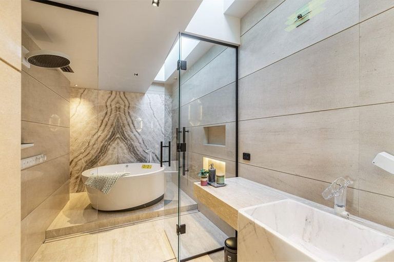 Photo of property in 92 Paritai Drive, Orakei, Auckland, 1071