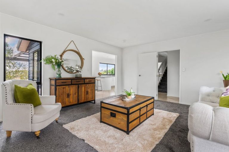 Photo of property in 1/62 Simmental Crescent, Somerville, Auckland, 2014