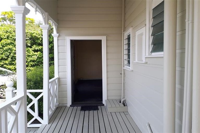 Photo of property in 1/165 Hinemoa Street, Birkenhead, Auckland, 0626