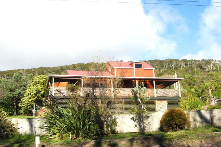 Photo of property in 1 Thornicroft Road, Waitati, 9085