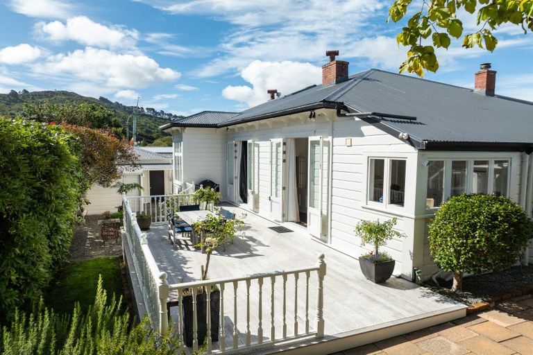 Photo of property in 165 Karori Road, Karori, Wellington, 6012