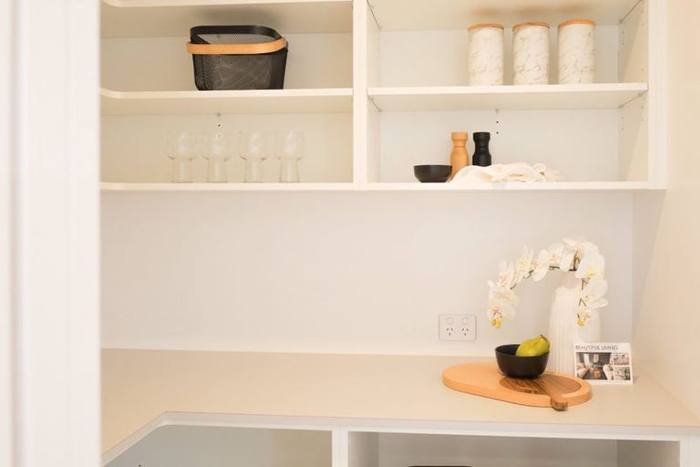 Photo of property in 6 Samuel Place, Terrace End, Palmerston North, 4410