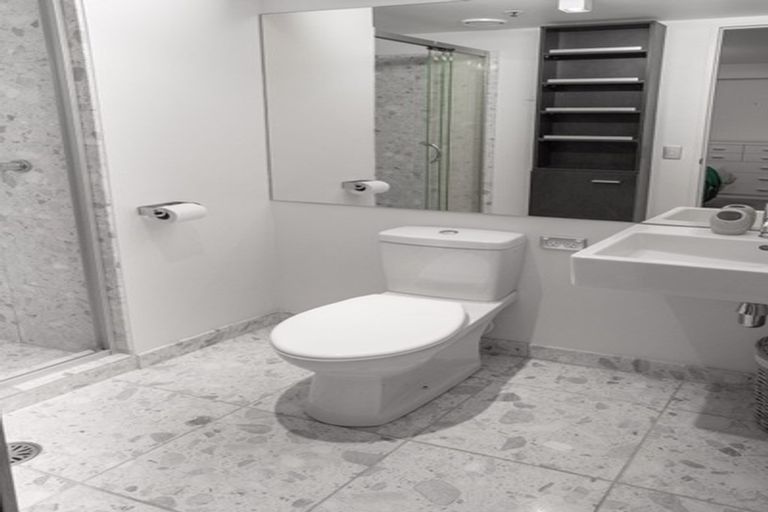 Photo of property in Aqua, 4/74 Oriental Parade, Oriental Bay, Wellington, 6011