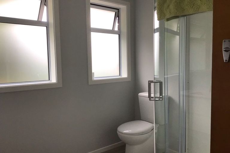 Photo of property in 24 Golfers Drive, Balclutha, 9230